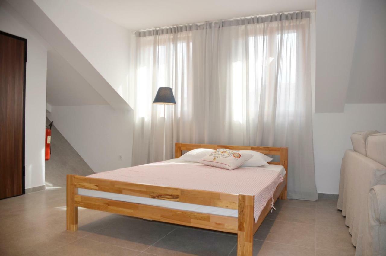 Buga Apartment In Center Of Mali Losinj Exterior photo